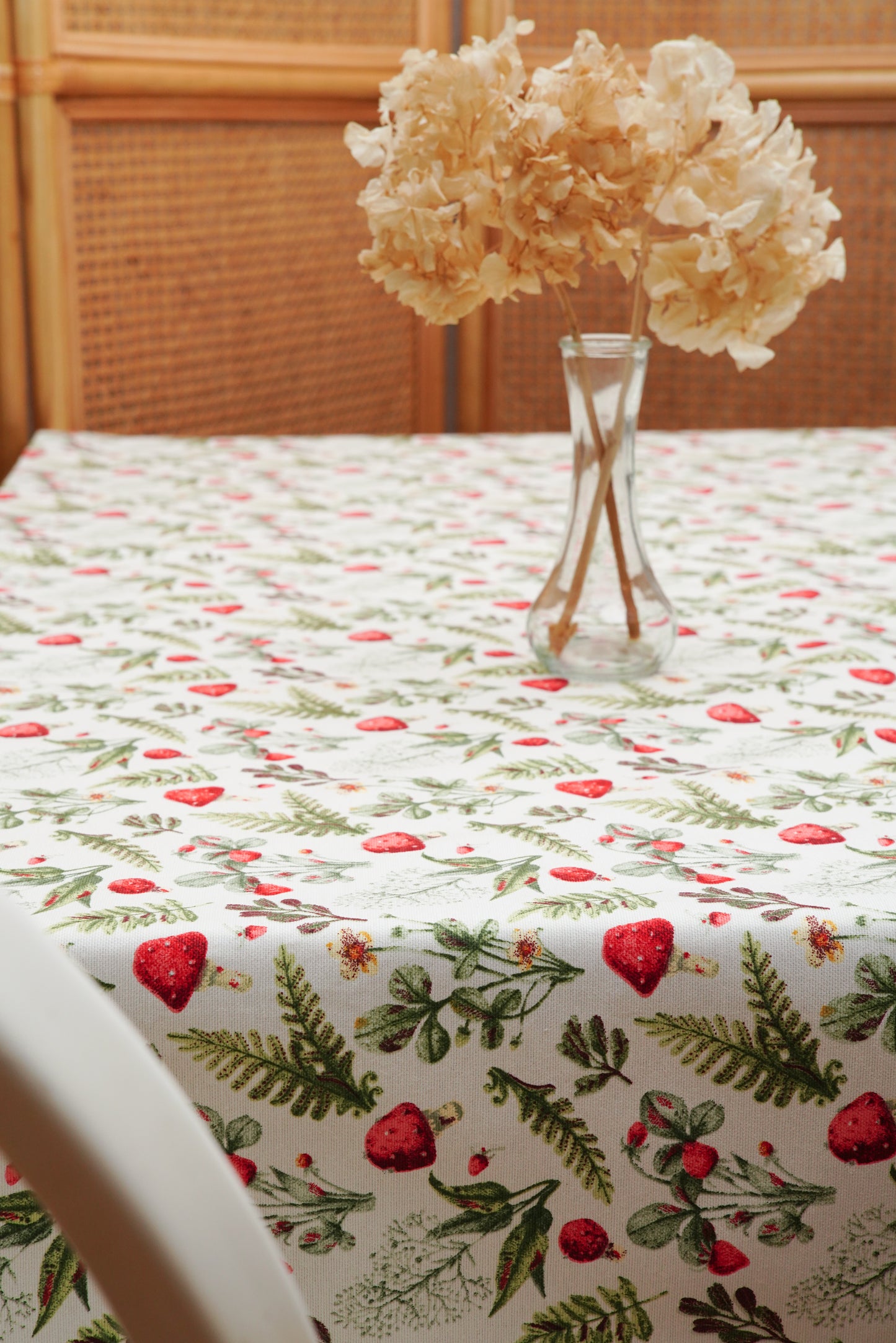 AURORA MUSHROOM RED & WHITE RECTANGLE TABLECLOTH