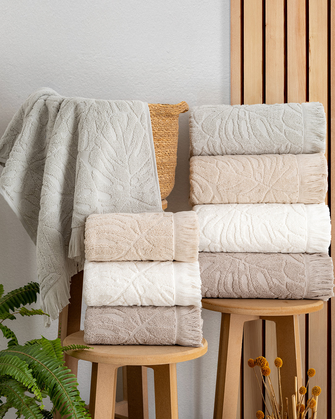 Serava Girit Embroidered Towel Set – Premium Hand & Kitchen Towels