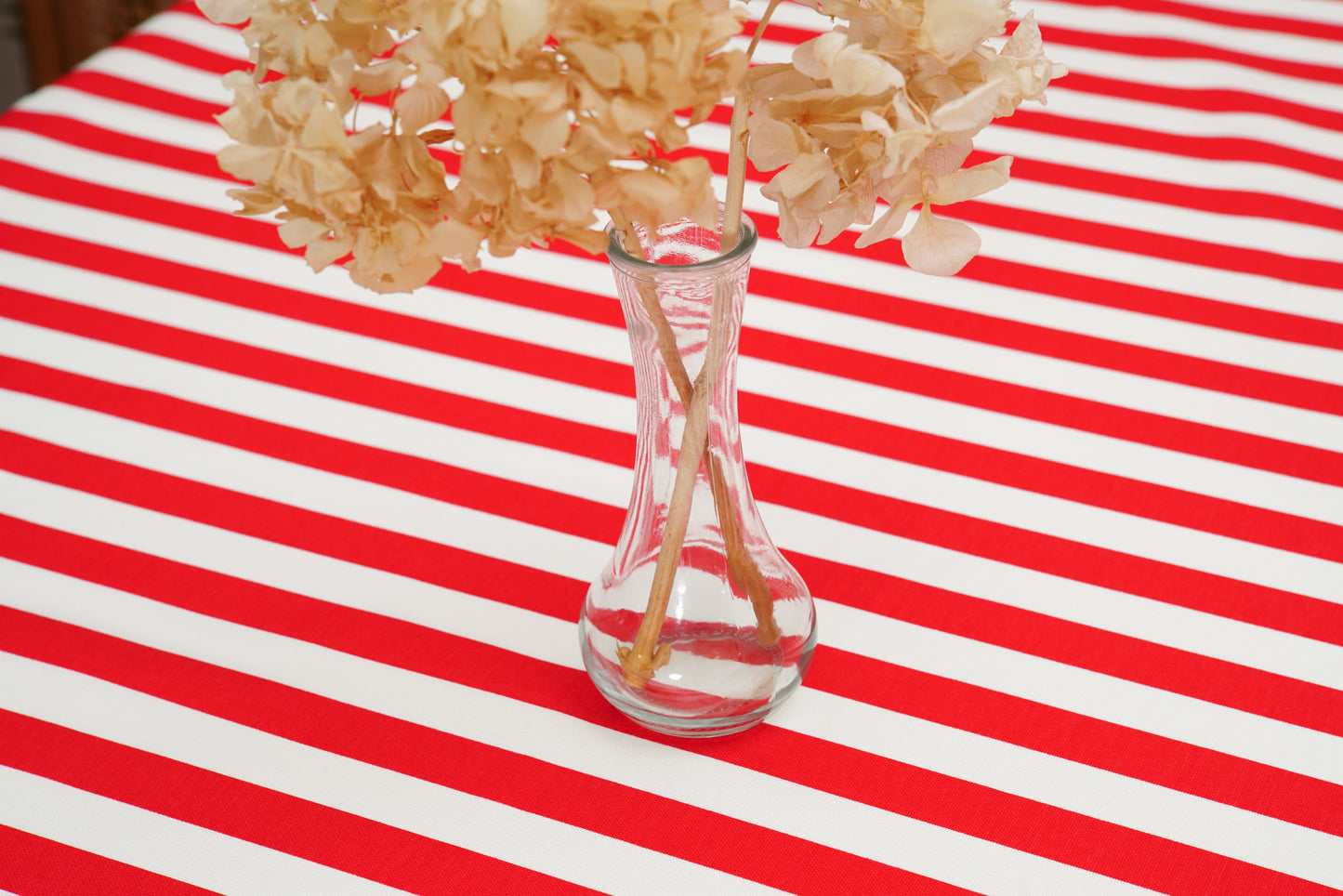 VERTINA RED & WHITE RECTANGLE TABLECLOTH