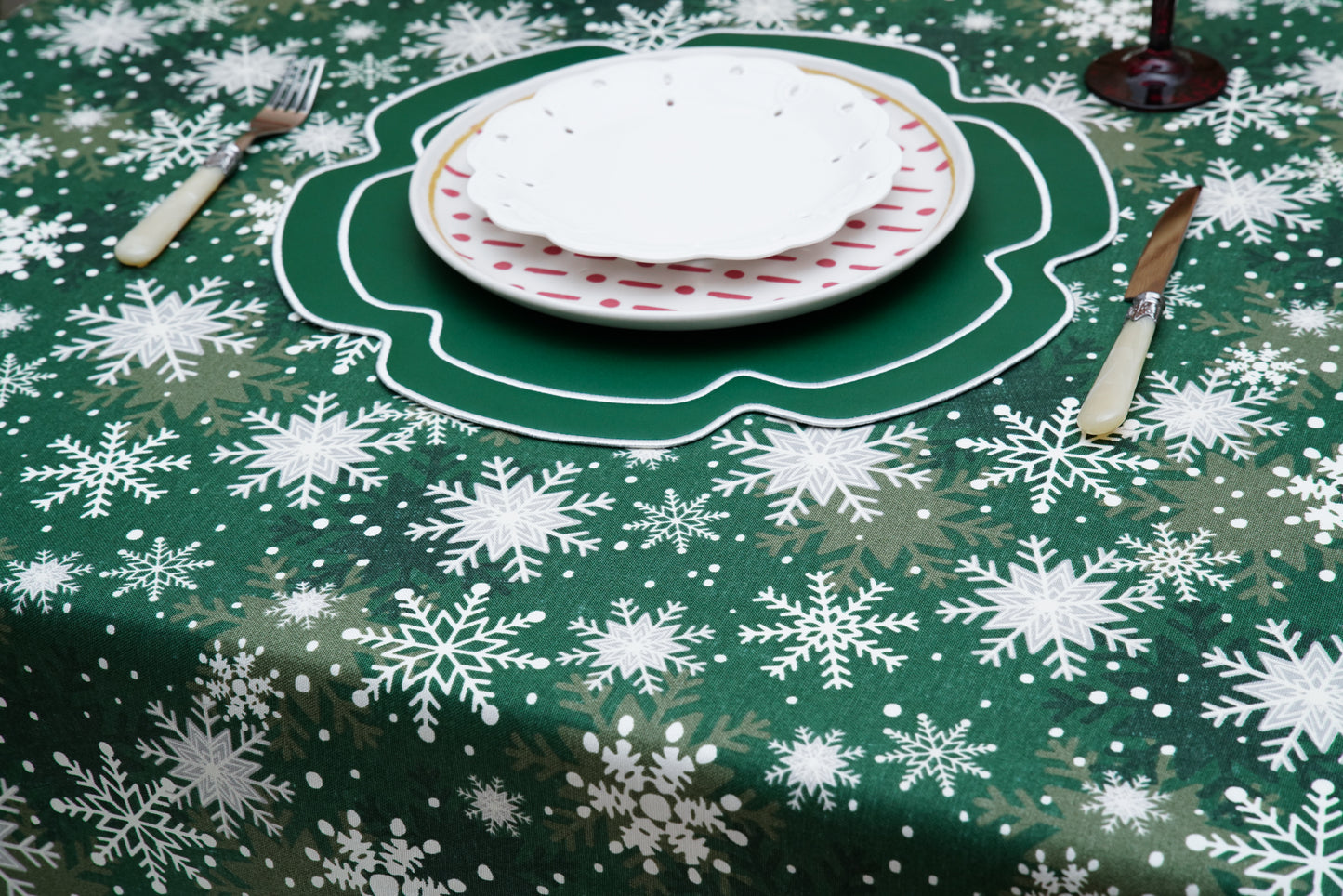 JINGLOW GREEN CHRISTMAS RECTANGLE TABLECLOTH
