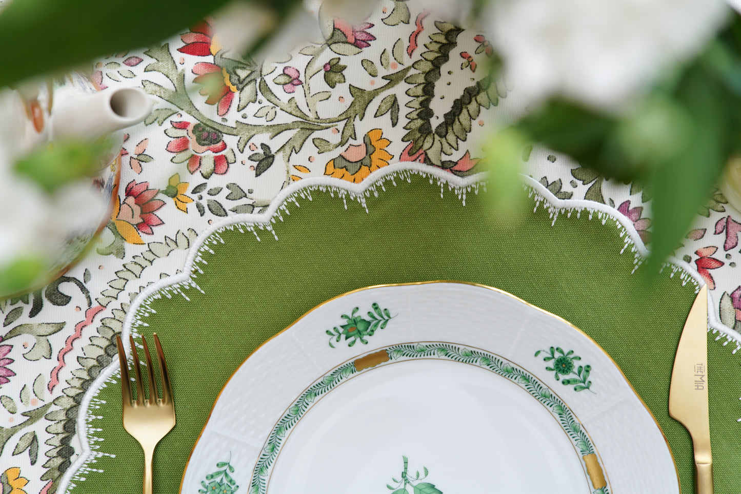 CLOVER GREEN WHITE TRIM FABRIC PLACEMAT