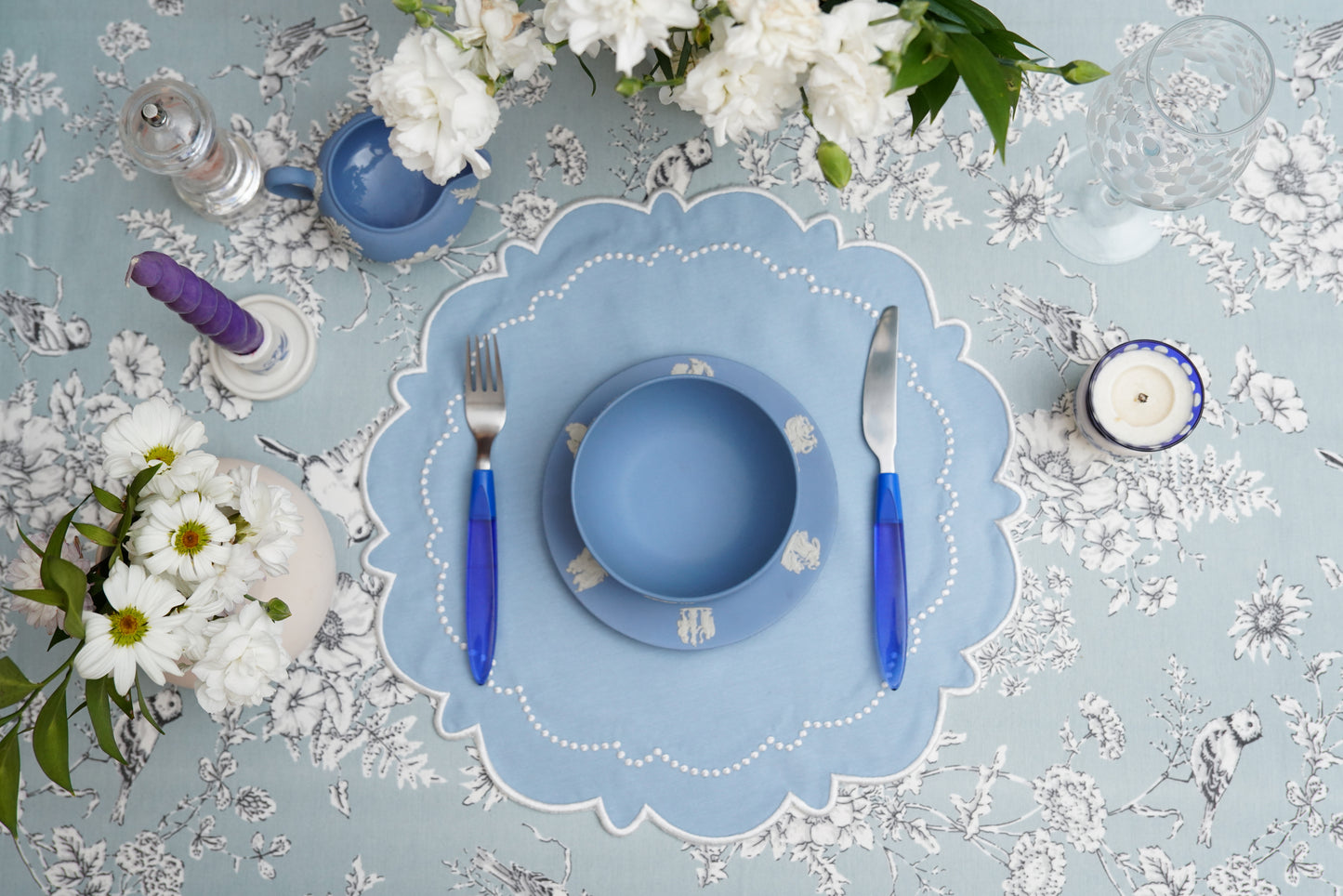 HARMONY BLUE WHITE TRIM FABRIC PLACEMAT