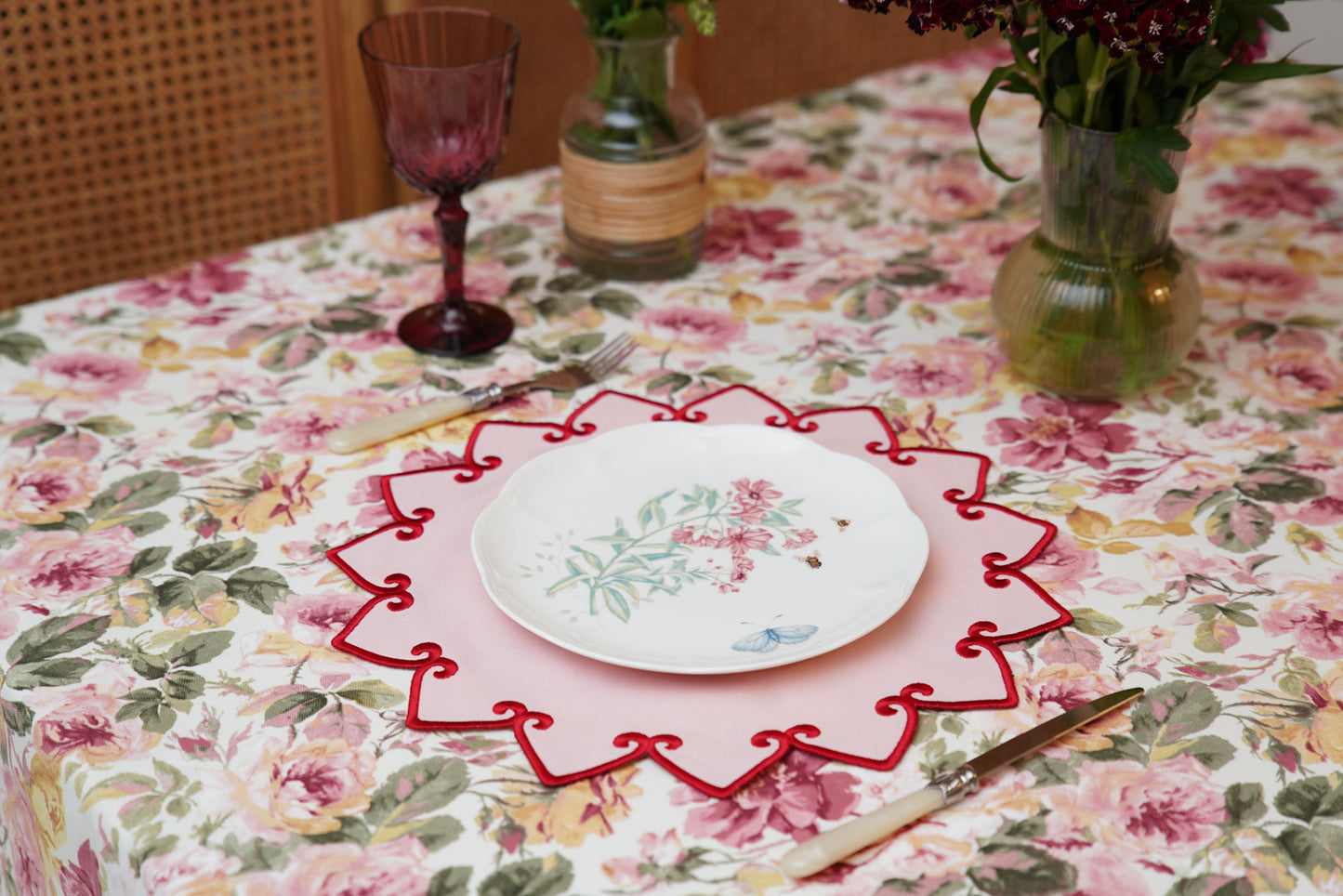 ASHBURY PINK RED TRIM FABRIC PLACEMAT