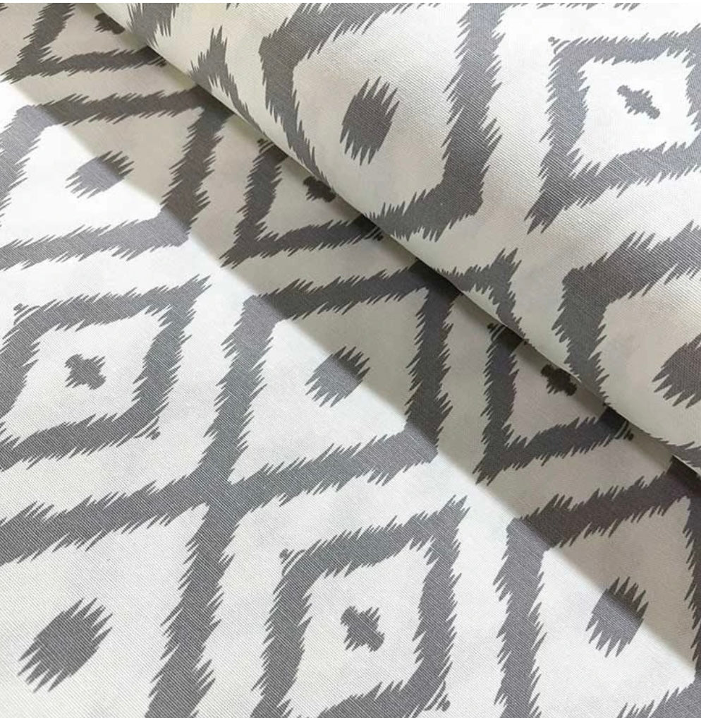 SOLANA GRAY & WHITE RECTANGLE TABLECLOTH