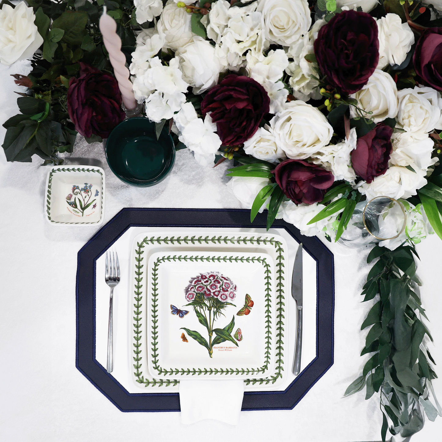 Zenvia Navy Blue Octagon Faux Leather Placemat
– perfect for weddings, formal dining, or special events — a luxury placemat made from eco-conscious vegan leather. Exclusively by PNR Decor.