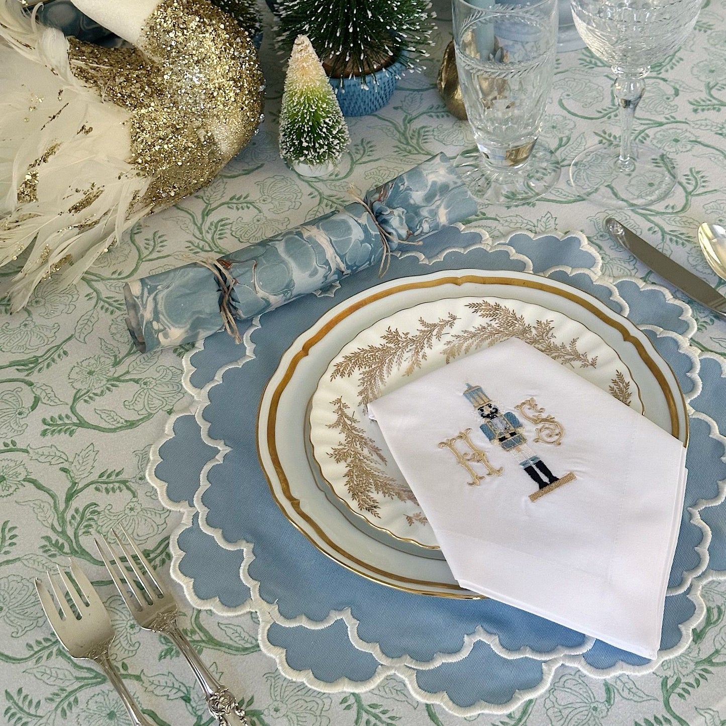 Elegant blue scalloped placemat for modern and classic place settings, ideal for weddings and gatherings, Ship From USA, by Pnr Decor.
