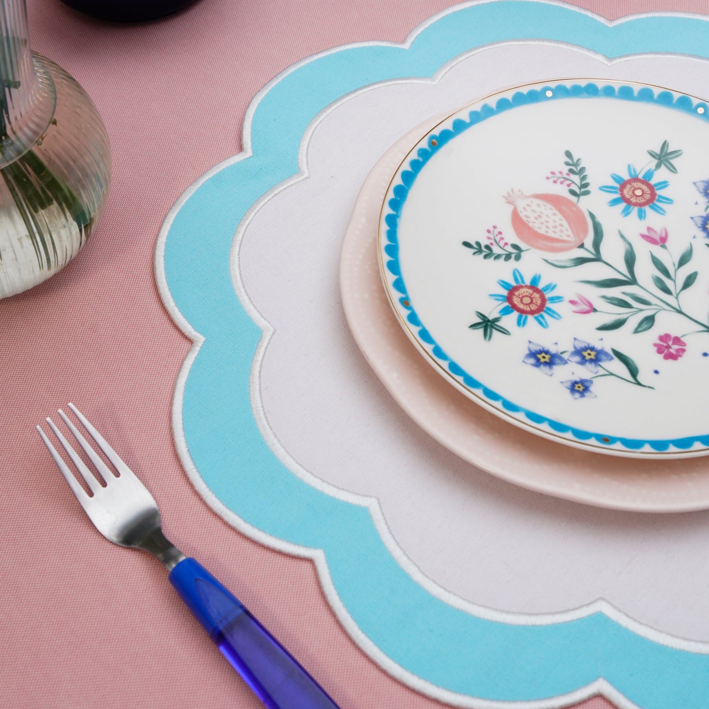 Decorative table mat styled for both casual and formal use