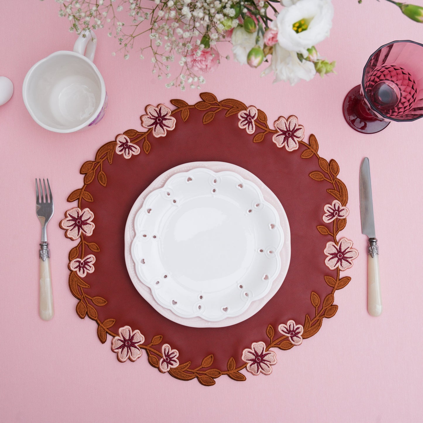 Unity Orange Event Placemat – tailored for wedding receptions and special occasions, this round placemat is both sustainable and sophisticated.