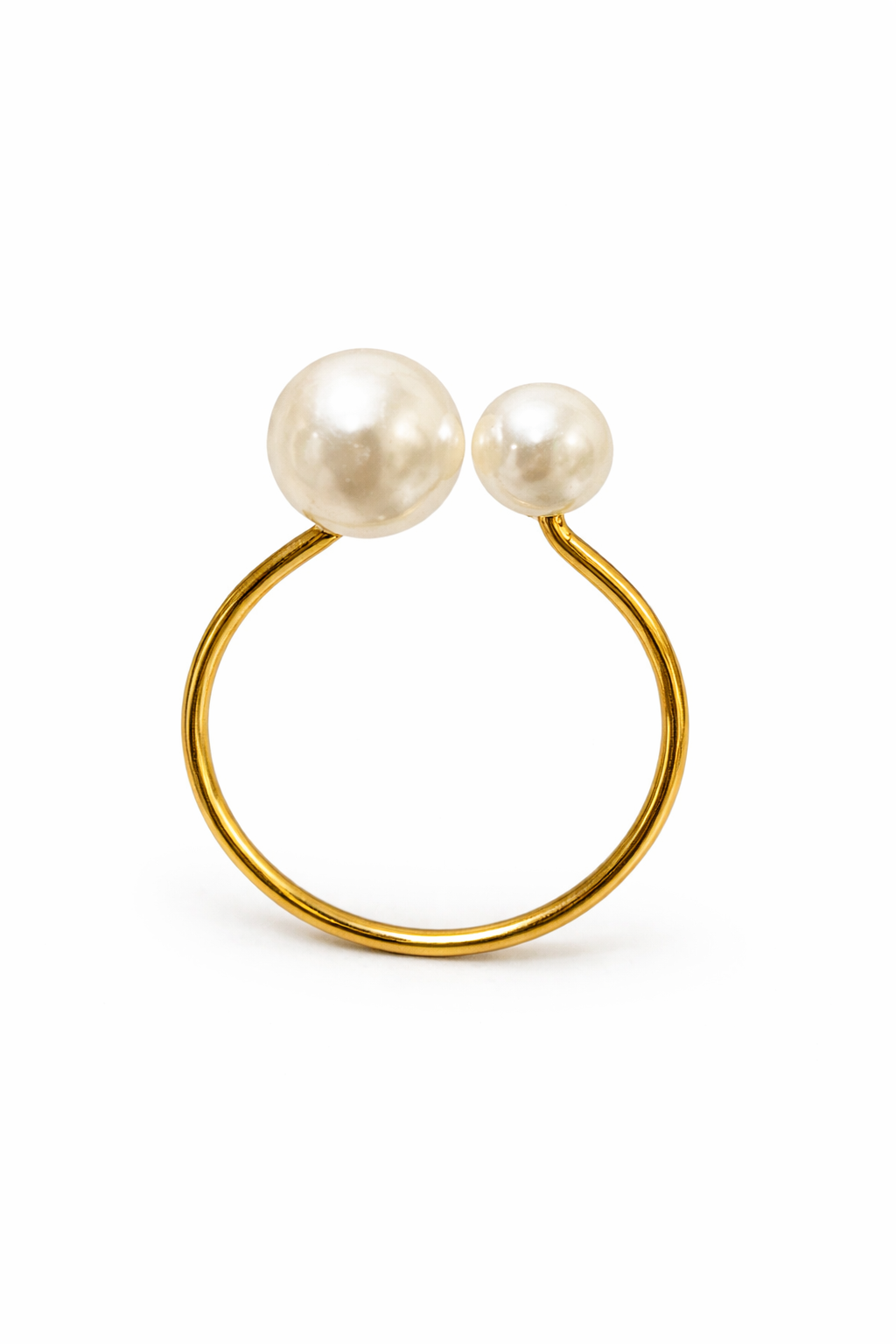 Front view of classic elegance twin pearl gold napkin ring featuring two pearls on a gold band.