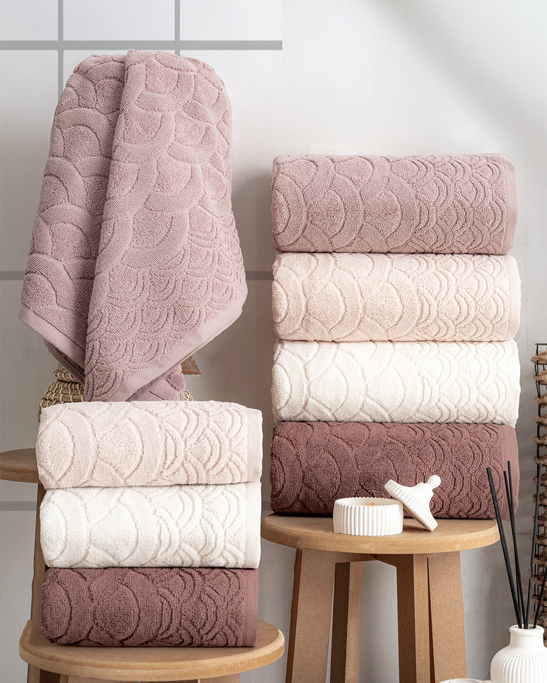 Serava Olga Embroidered Towel Set – Premium Hand & Kitchen Towels