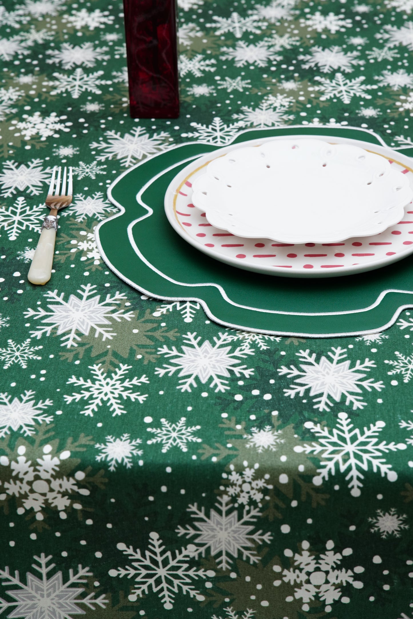 JINGLOW GREEN CHRISTMAS RECTANGLE TABLECLOTH