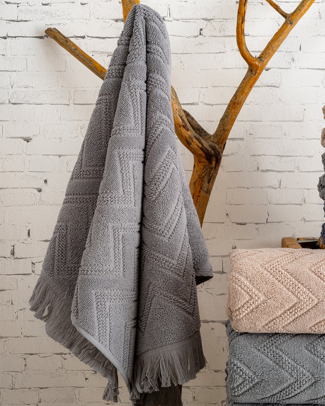 Serava Oslo Embroidered Towel Set – Premium Hand & Kitchen Towels