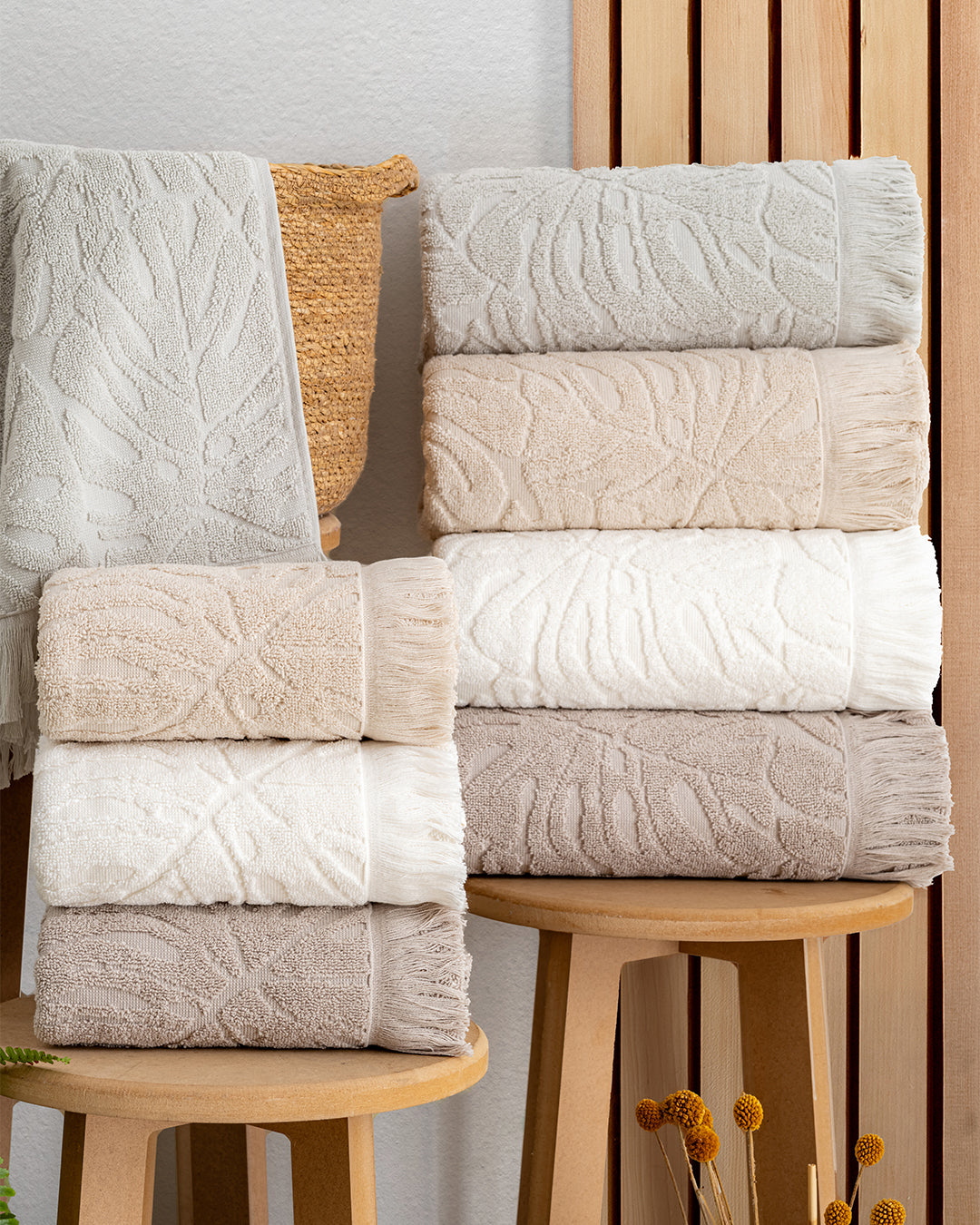 Serava Girit Embroidered Towel Set – Premium Hand & Kitchen Towels