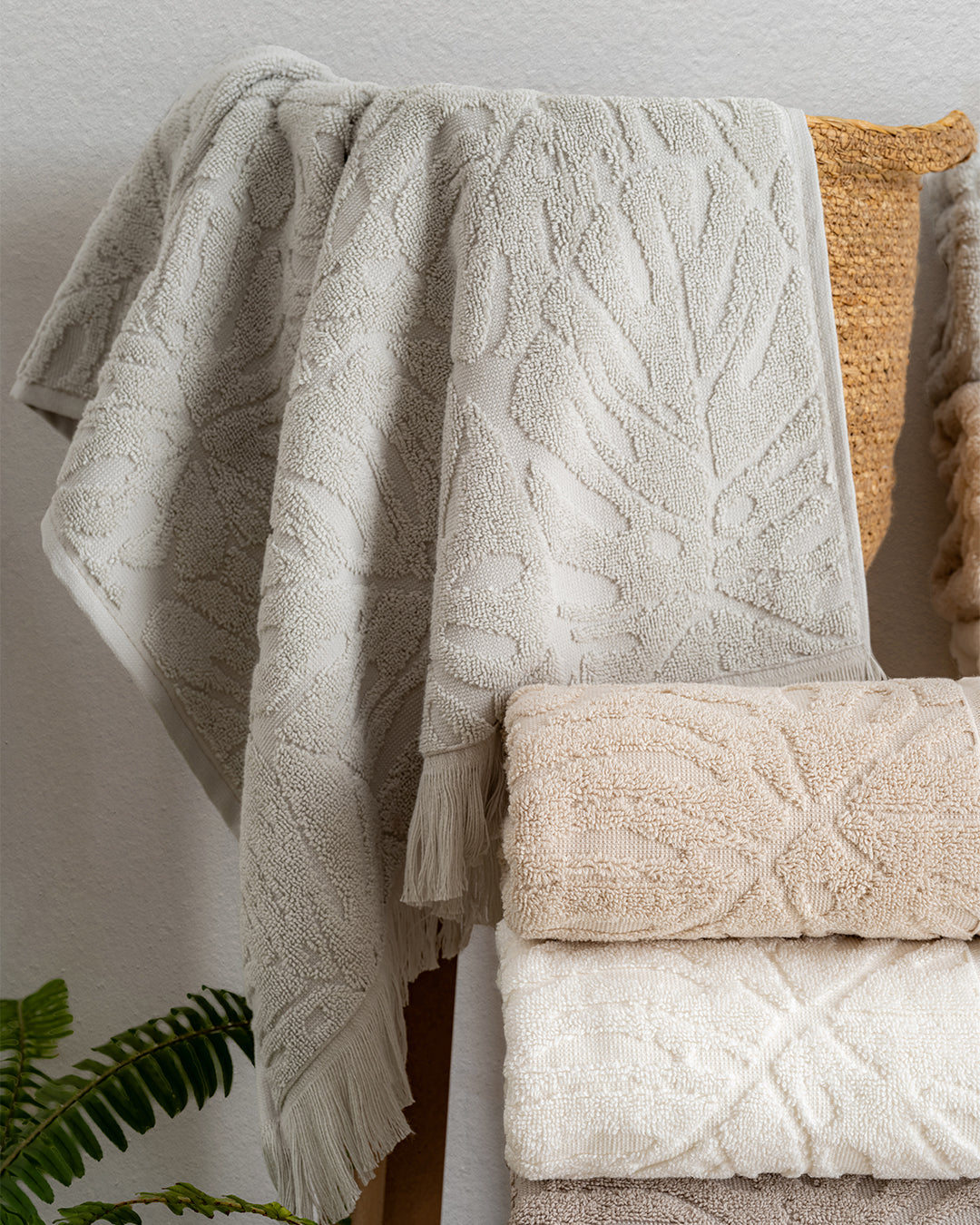 Serava Girit Embroidered Towel Set – Premium Hand & Kitchen Towels