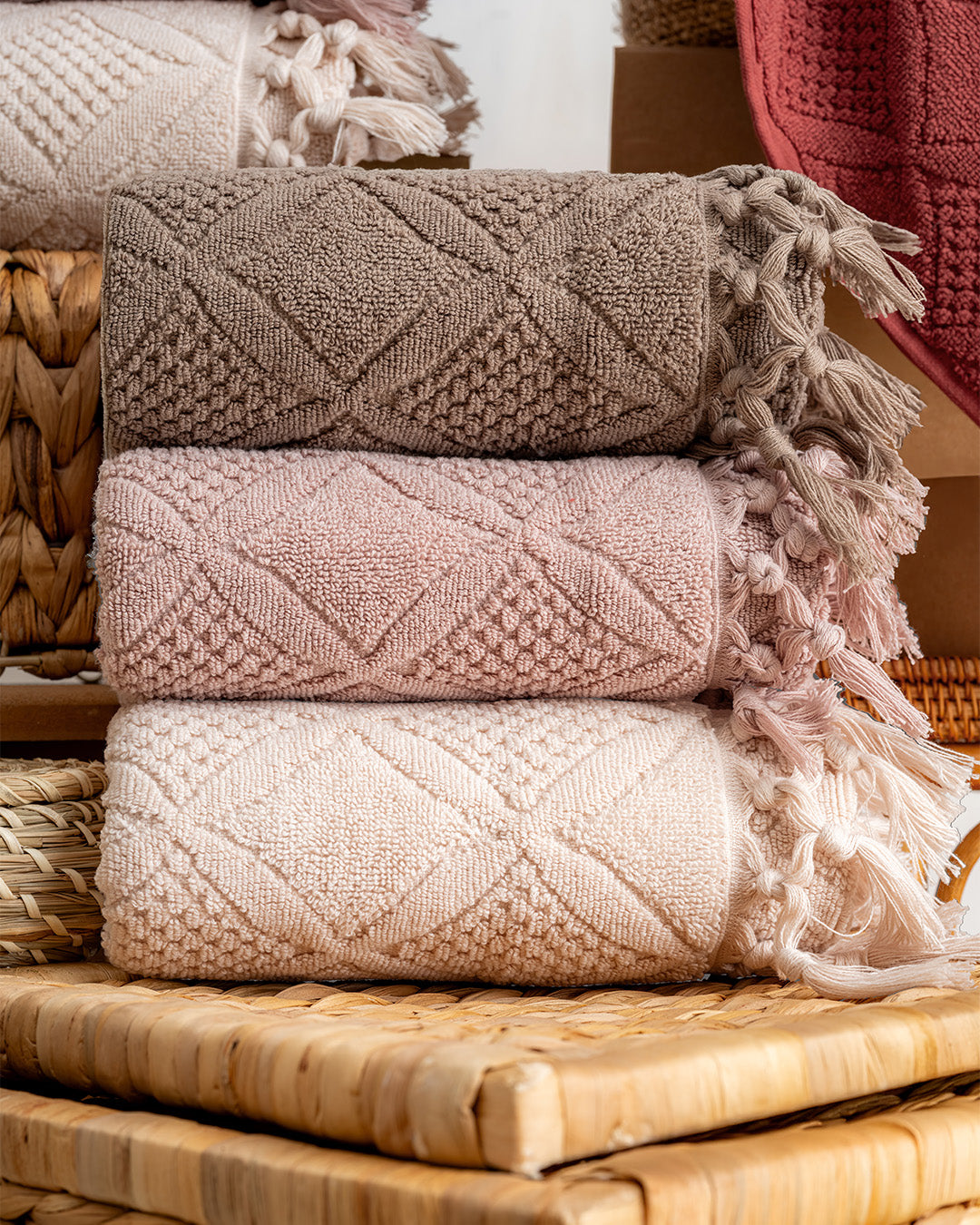 Serava Porto Embroidered Towel Set – Premium Hand & Kitchen Towels