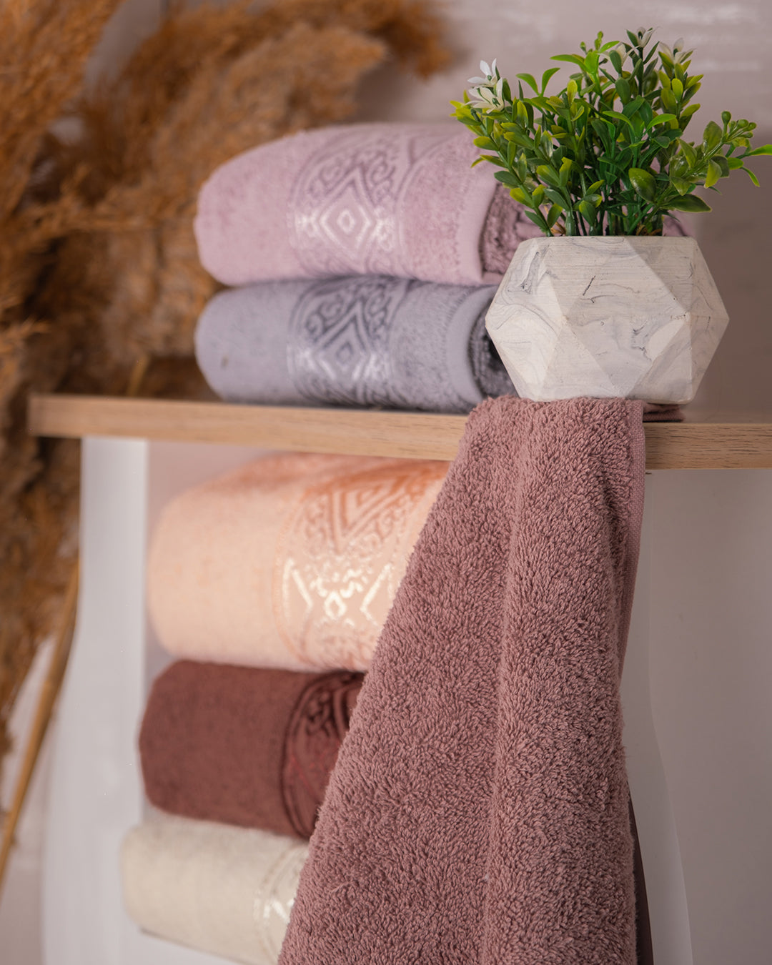 Soakta Embroidered Towel Set – Premium Hand & Kitchen Towels