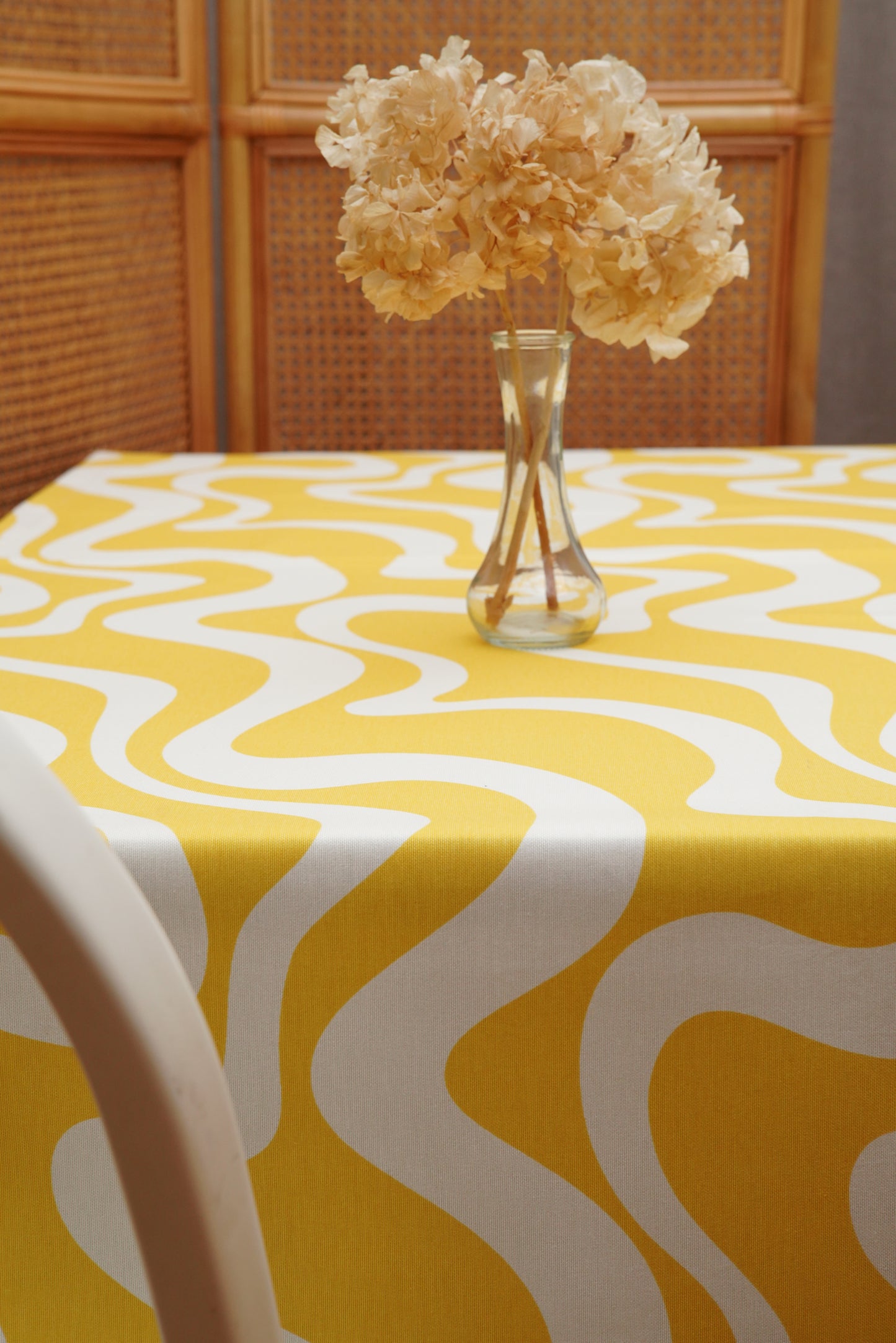 KIVO YELLOW & WHITE RECTANGLE TABLECLOTH