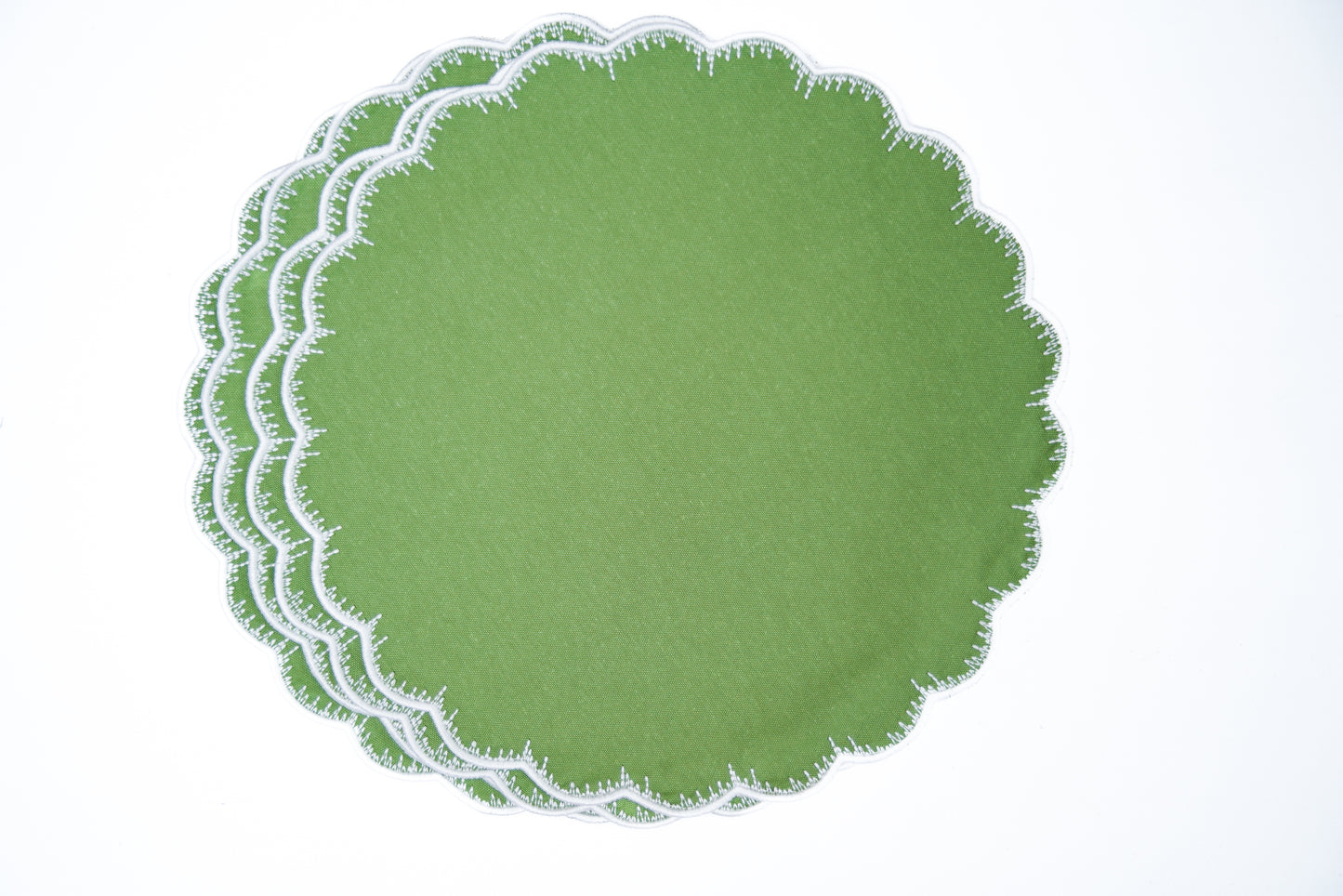 CLOVER GREEN WHITE TRIM FABRIC PLACEMAT