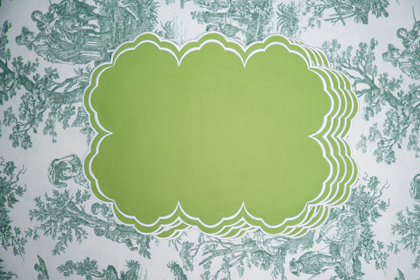 AQUELLE GREEN WHITE TRIM FABRIC PLACEMAT