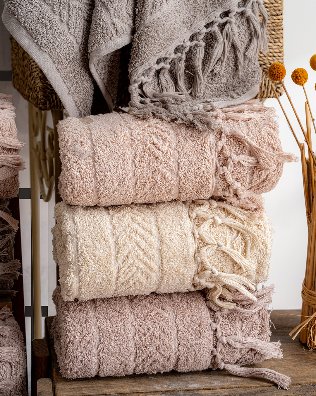 Lavaya Hilda Embroidered Towel Set – Premium Hand & Kitchen Towels