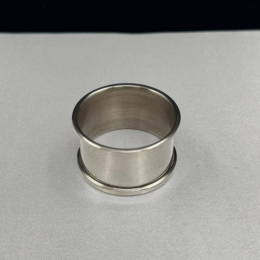 Classic Round Silver Napkin Ring – Timeless Dining Table Accessory