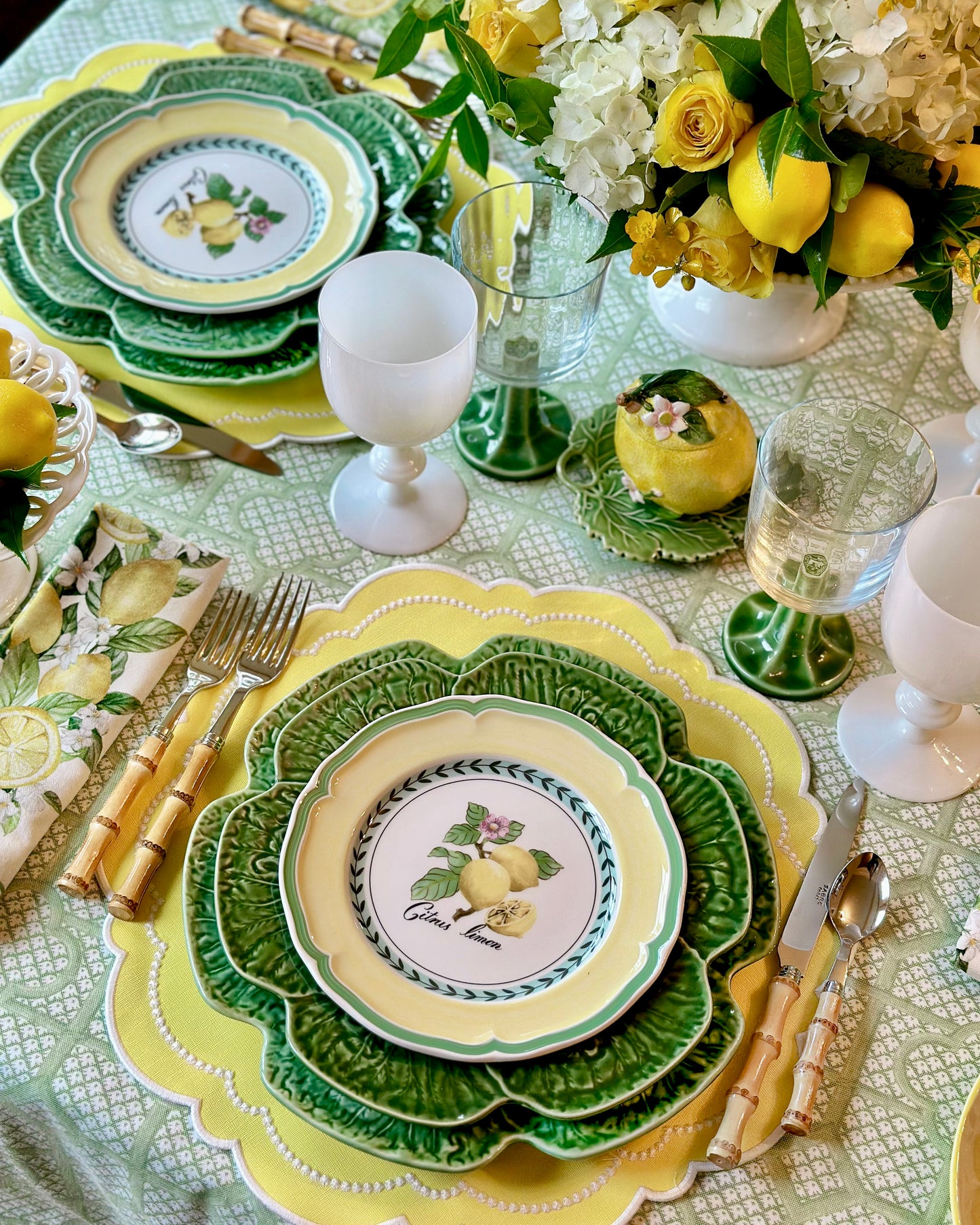 HALO YELLOW ROUND FAUX LEATHER PLACEMAT (Set Of 4)