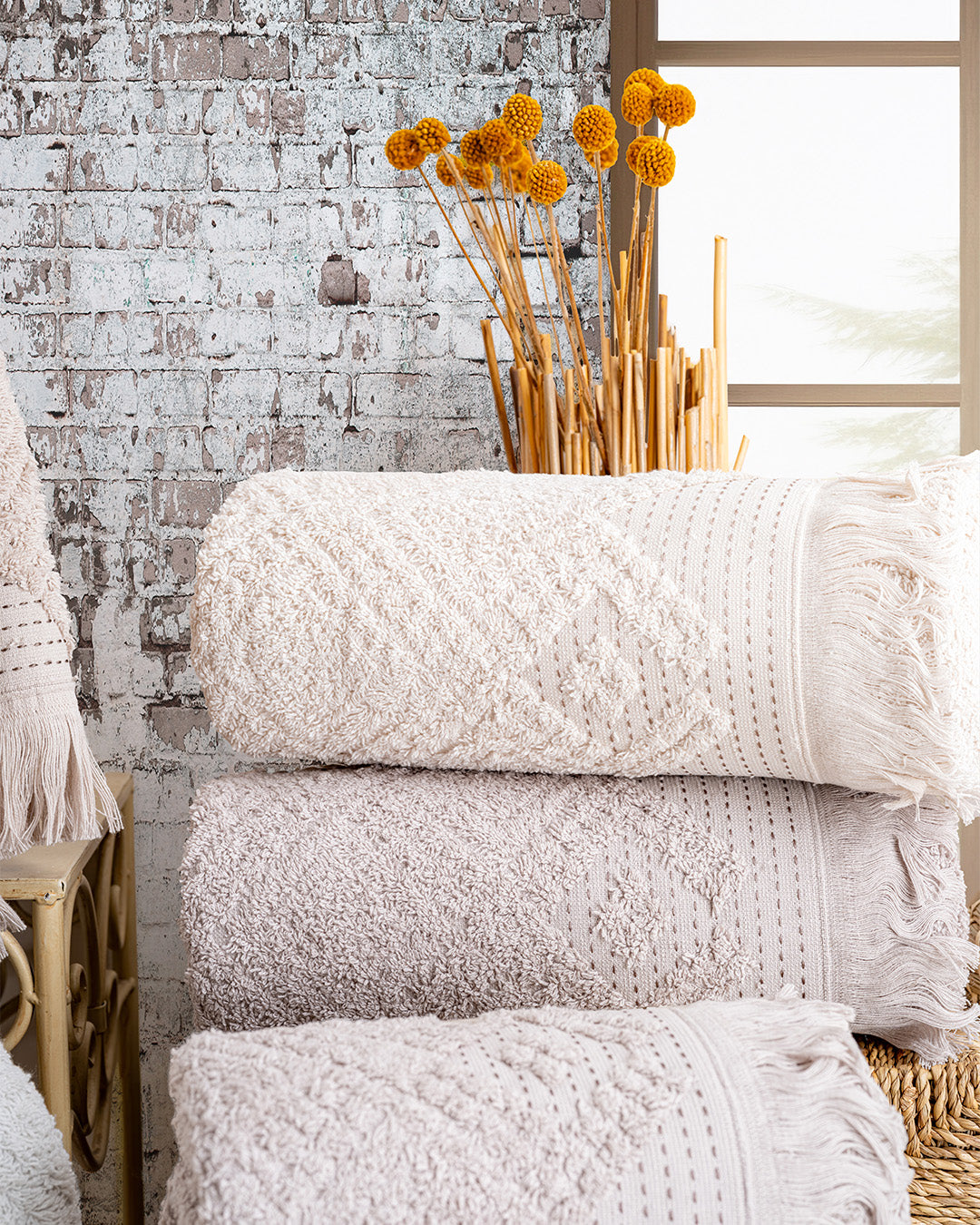 Lavaya Perla Embroidered Towel Set – Premium Hand & Kitchen Towels