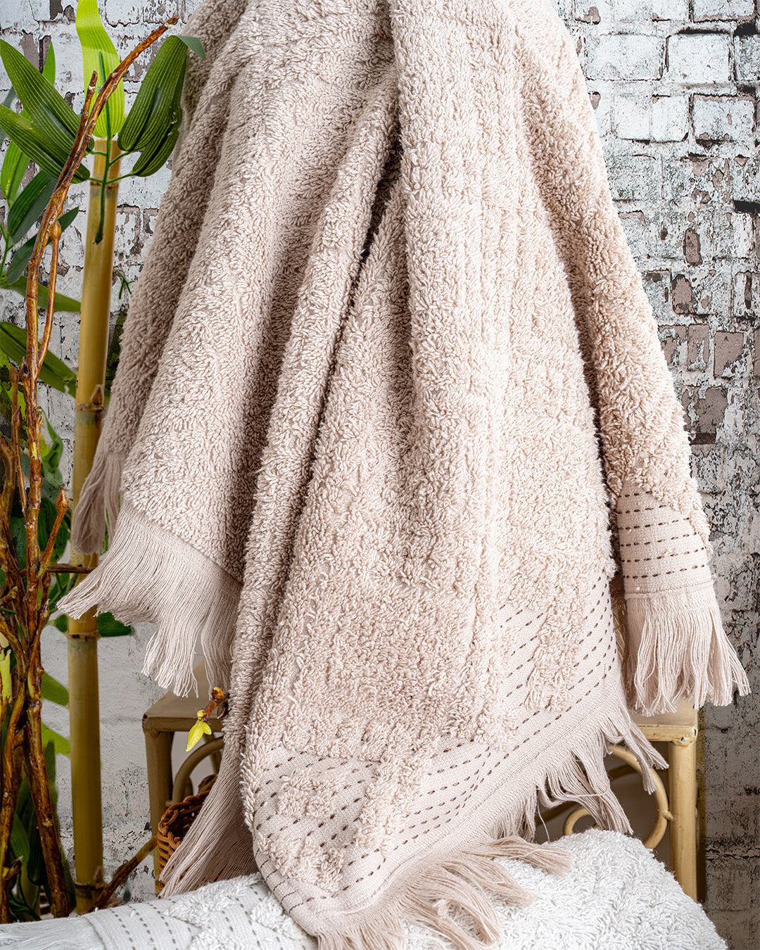 Lavaya Perla Embroidered Towel Set – Premium Hand & Kitchen Towels