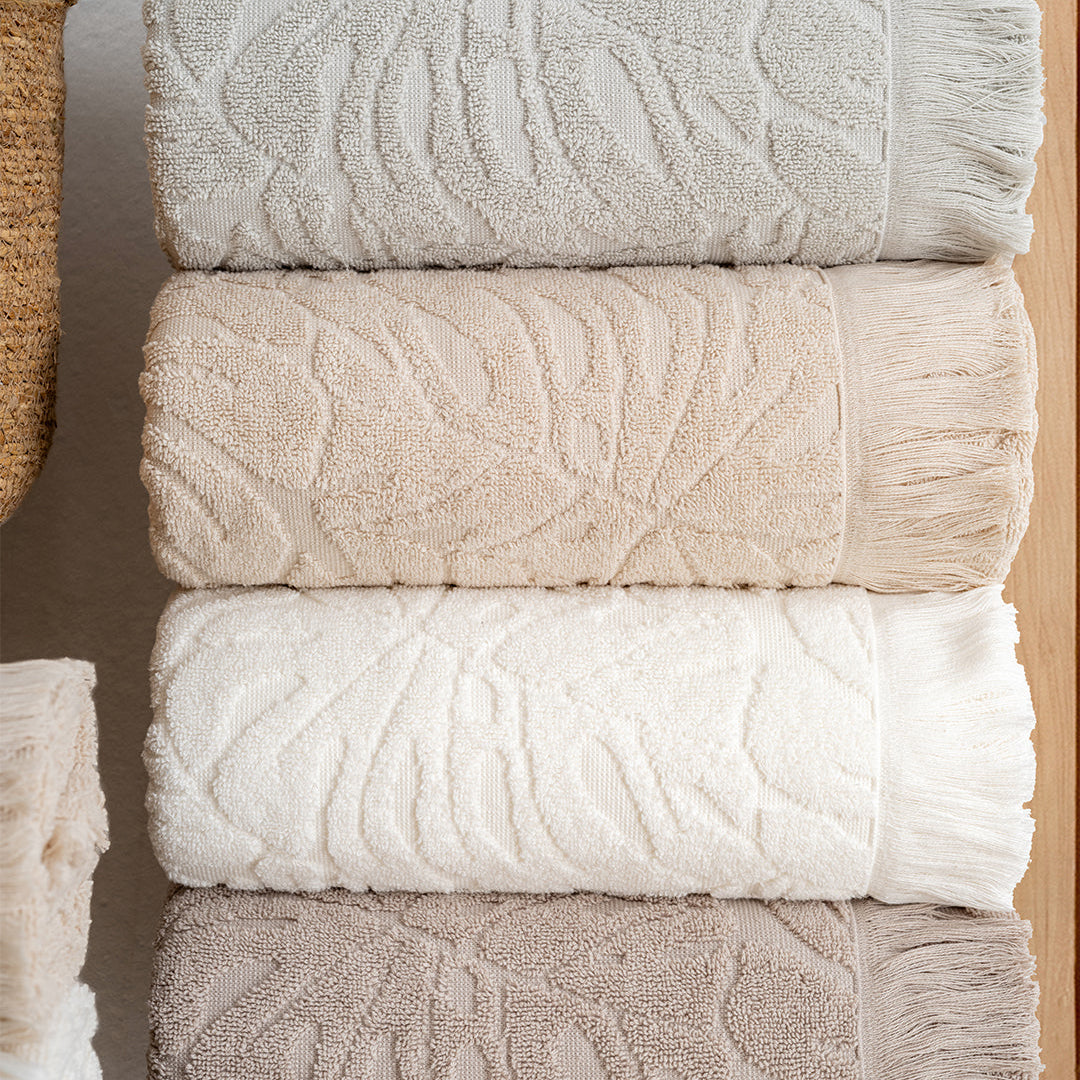 Serava Girit embroidered towel set presented for gifting housewarming and holidays by PNRDECOR ship from USA