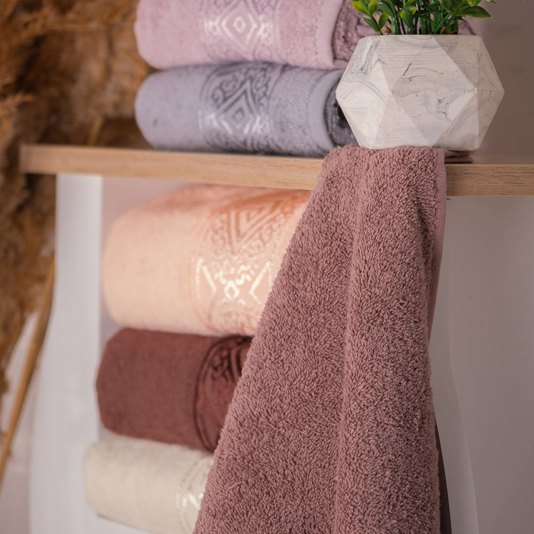 Soakta embroidered towel set packaged for gifting housewarming and holidays by PNRDECOR ship from USA