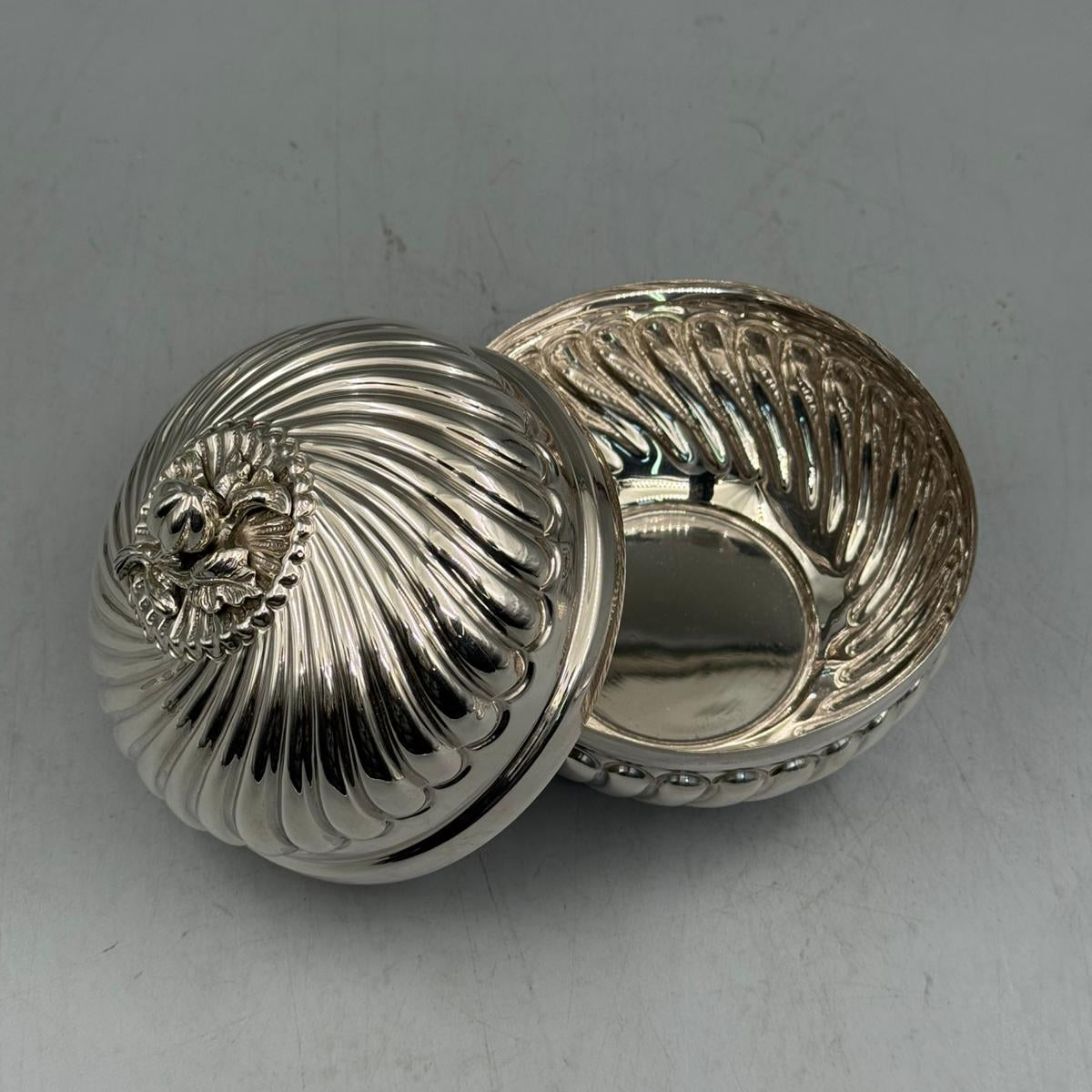 Handcrafted 900 sterling silver bonbonniere with Bektashi-style swirled ribbing, shown with the lid open, made in Istanbul Grand Bazaar.