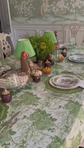 Elevate your table decor with this stylish and sustainable green placemat and napkin set – a perfect blend of eco-luxury and practicality.