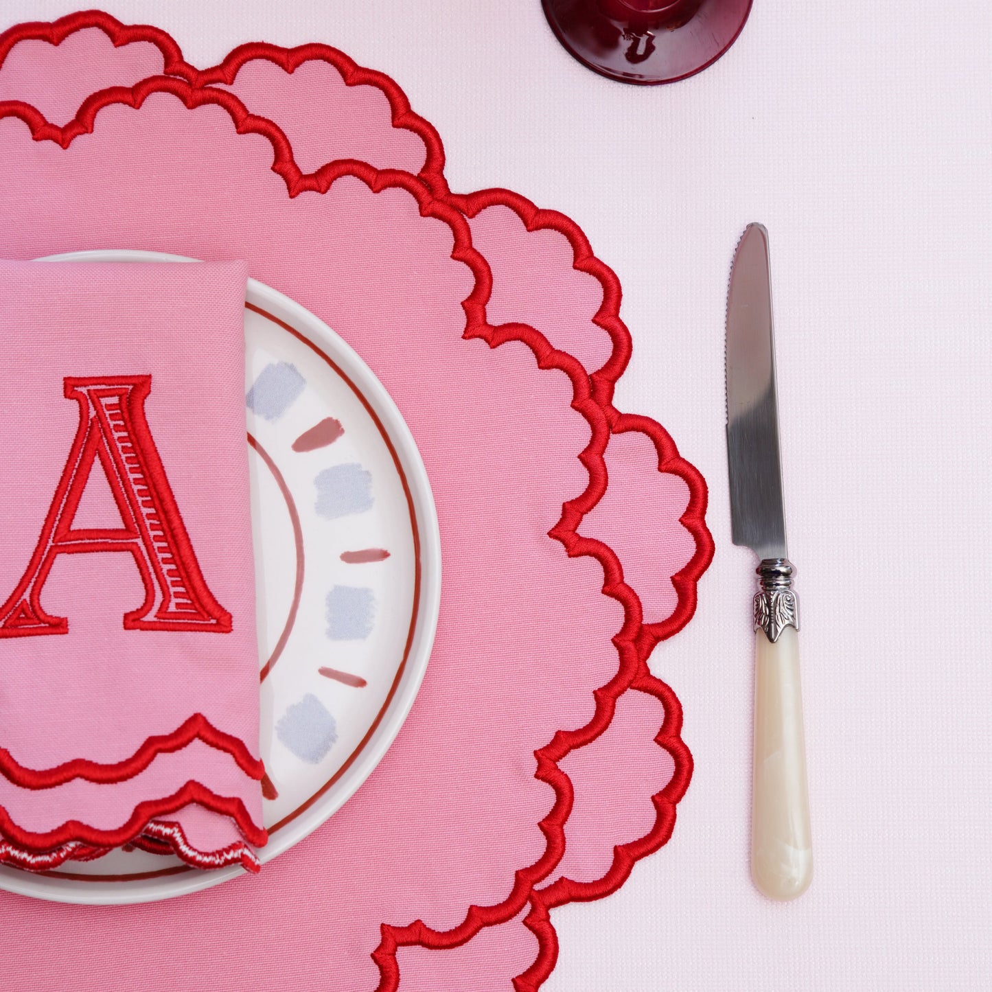 Premium table linens to elevate your dinner experience and decor