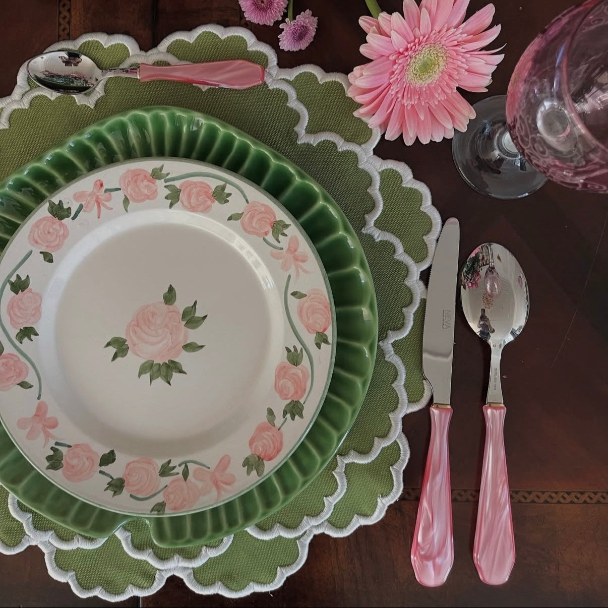 Cressida Embroidered Green Placemat and Napkin Set