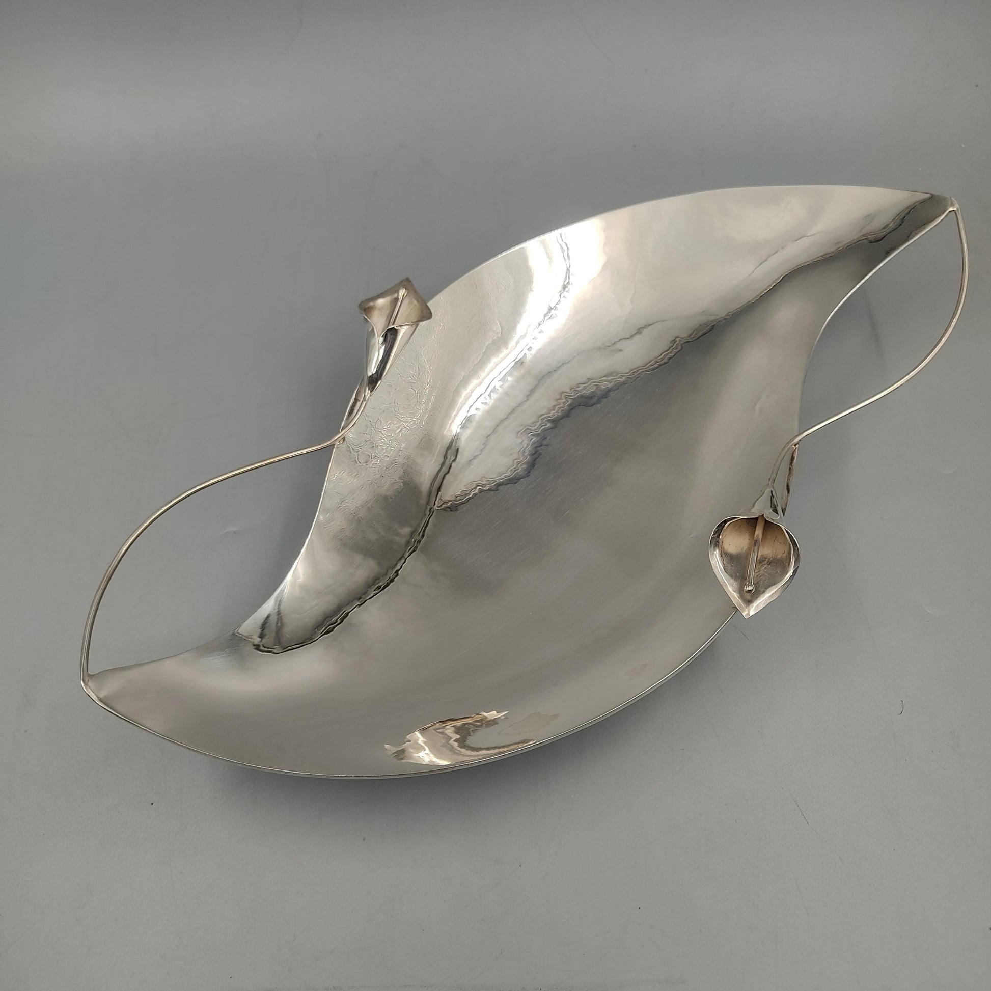 Top view of sterling silver leaf shaped dish with calla lily flowers by PNR Decor ship from USA
