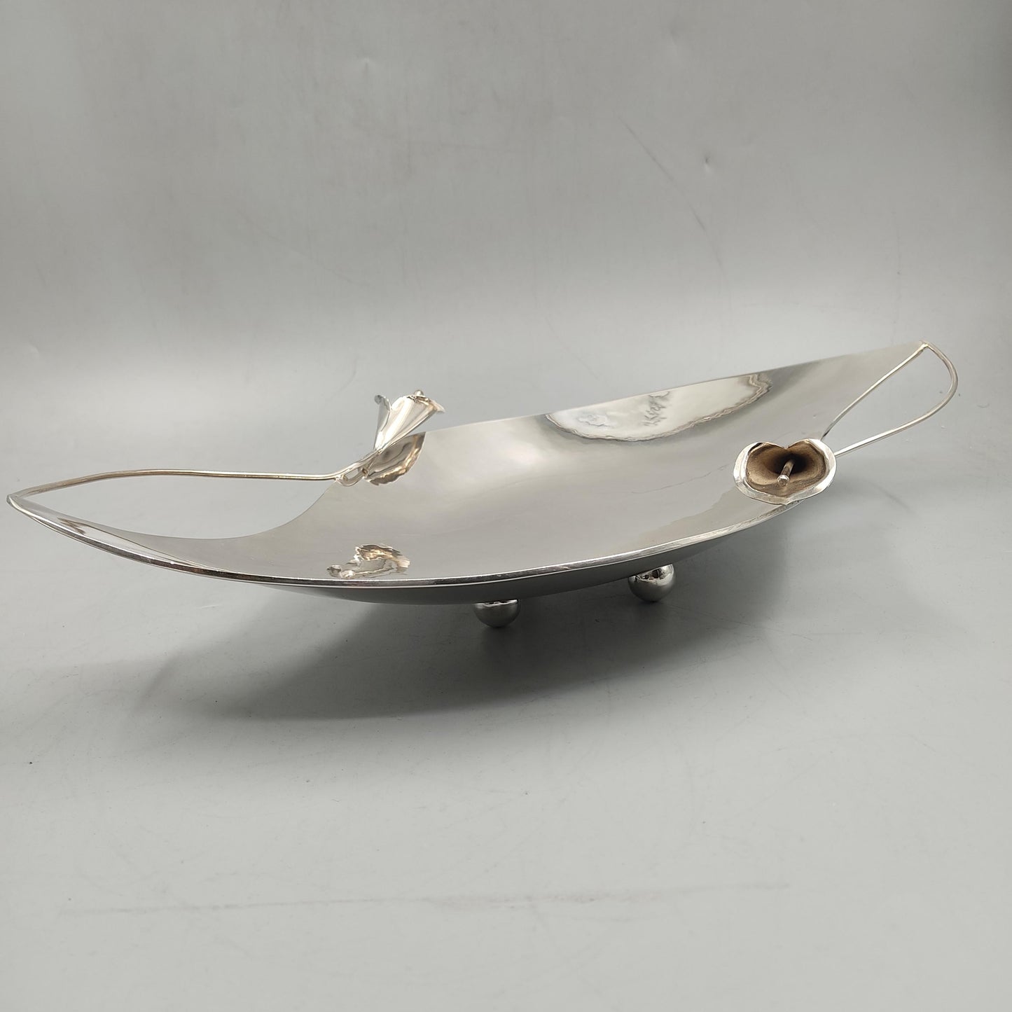Organic leaf shape silver serving platter with lily details by PNR Decor ship from USA
