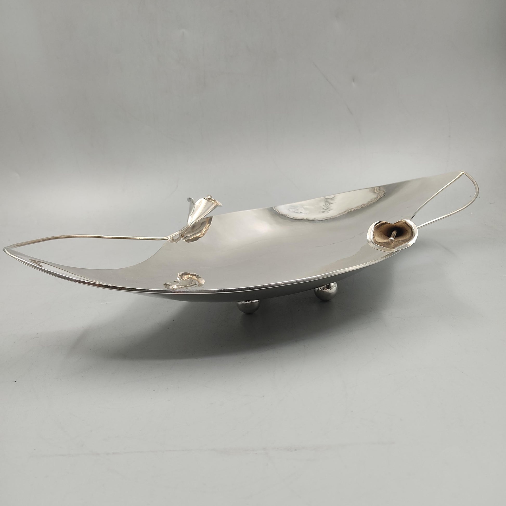 Organic leaf shape silver serving platter with lily details by PNR Decor ship from USA